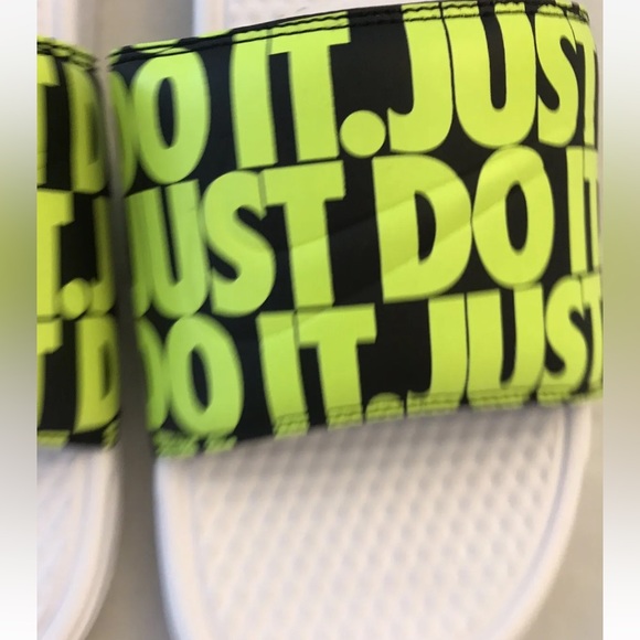Nike Benassi JDI Print Just Do It Men’s Slides Slippers White Volt- Black 13 - Picture 6 of 12